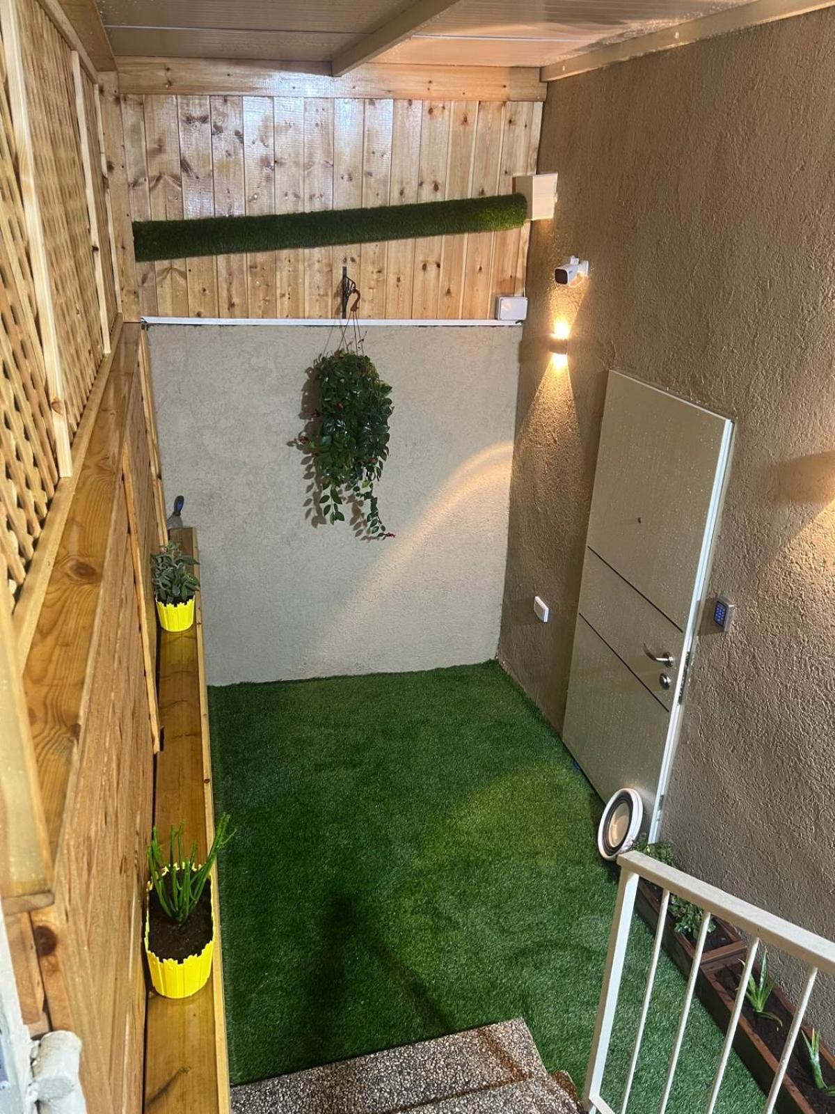 Johny'S Boutique Apartment Хайфа Екстер'єр фото